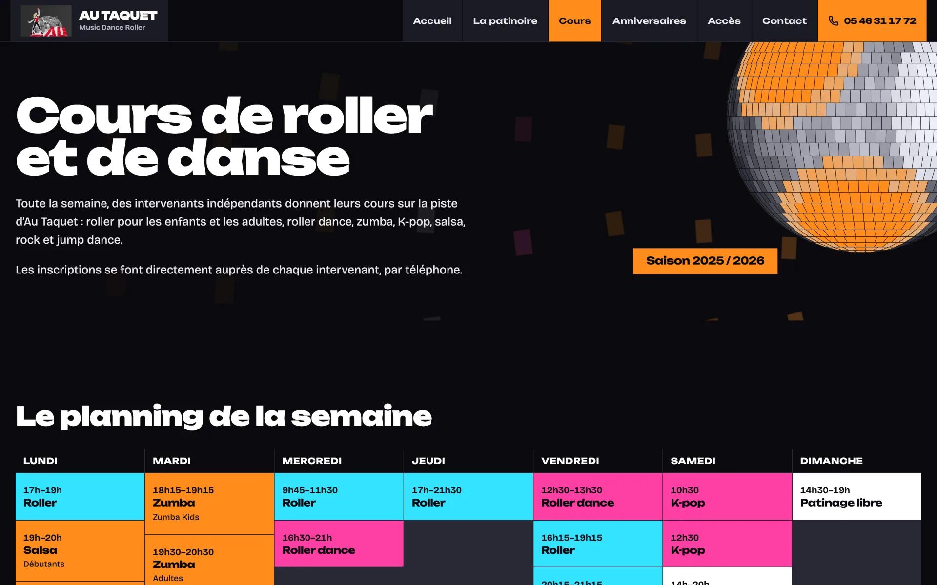 Page des cours : titre « Cours de roller et de danse », mention « Saison 2025 / 2026 » et début du planning de la semaine, en colonnes de tuiles du lundi au dimanche (roller, zumba, salsa, K-pop, roller dance, patinage libre).